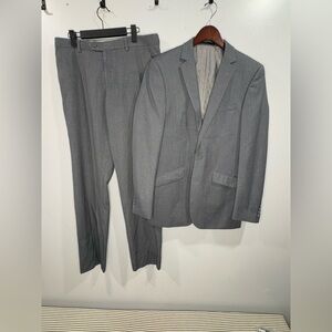 Men's Combatant Gentleman Gray Suit Size 38L